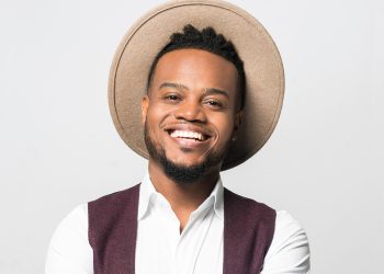 Zoom sur Pasteur Travis Greene, Le survivant