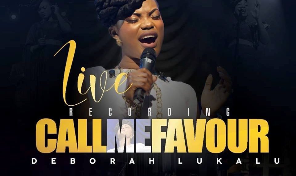 Deborah Lukalu sort « Call me favor », son album live
