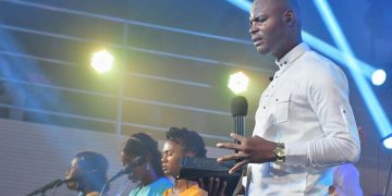 Cèdre Katambayi et les archanges présente « Dieu est fidèle 3 »