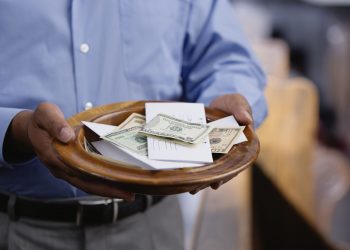 Doit-on donner notre dîme à notre église locale ?