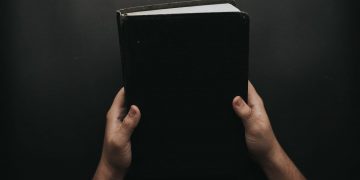 Il est plus facile de ne pas être chrétien !